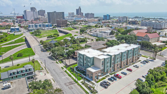 Avanti-Legacy-South-Bluff 02b